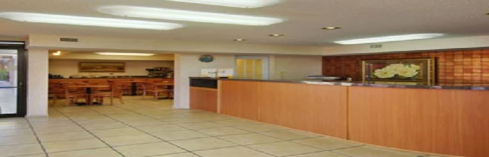 Airport Inn Тампа Экстерьер фото