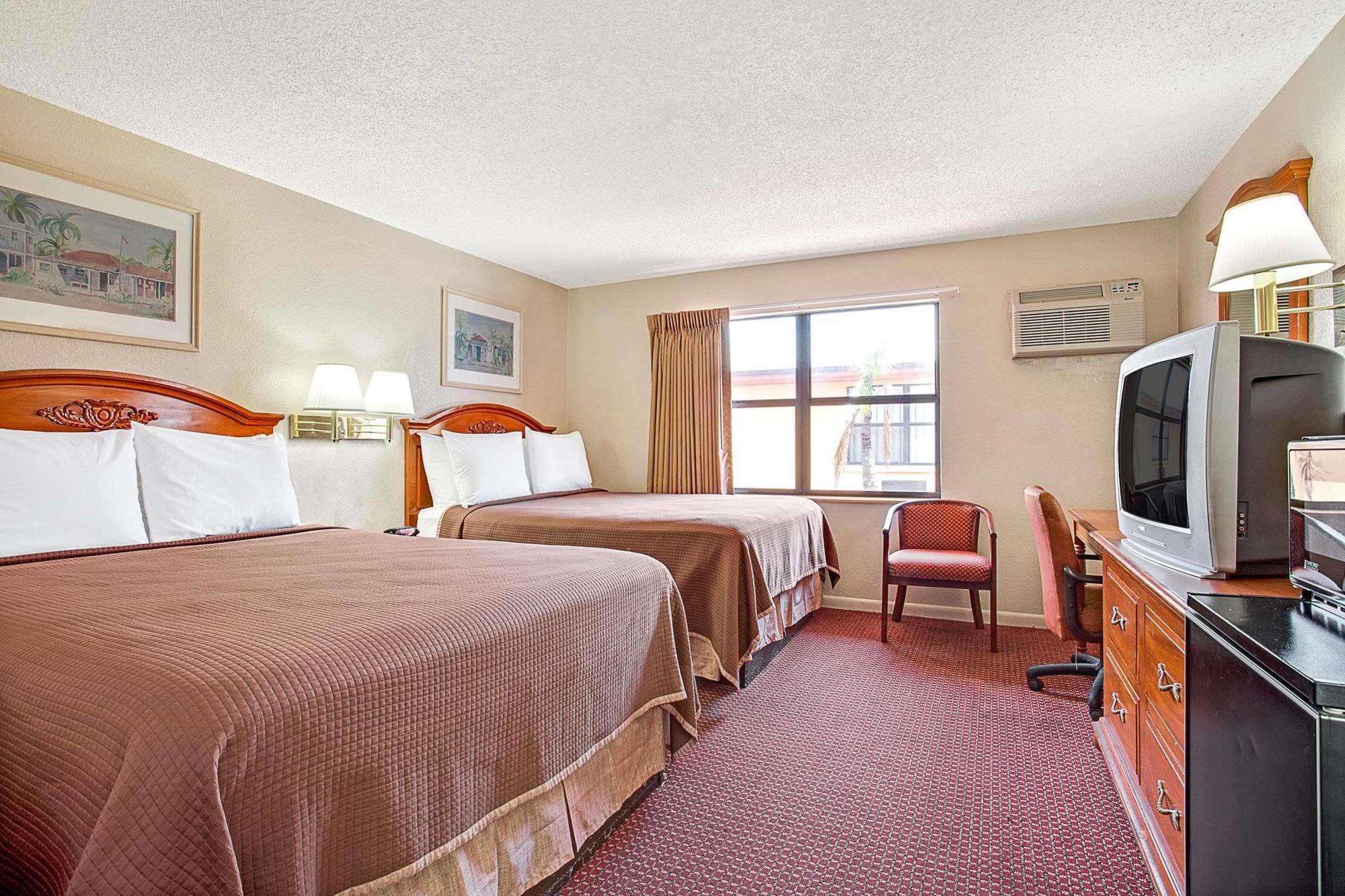 Airport Inn Тампа Экстерьер фото